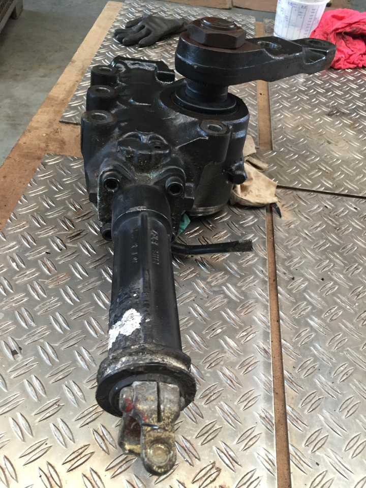 Gebrauchtes Lenkgetriebe, mechanisch, MAN TGA 26.440 XXL, Artikel - Nr. : 81.46200 - 6427 - دودة دركسون - شاحنة: صور 5 Gebrauchtes Lenkgetriebe, mechanisch, MAN TGA 26.440 XXL, Artikel - Nr. : 81.46200 - 6427 - دودة دركسون - شاحنة: صور 5