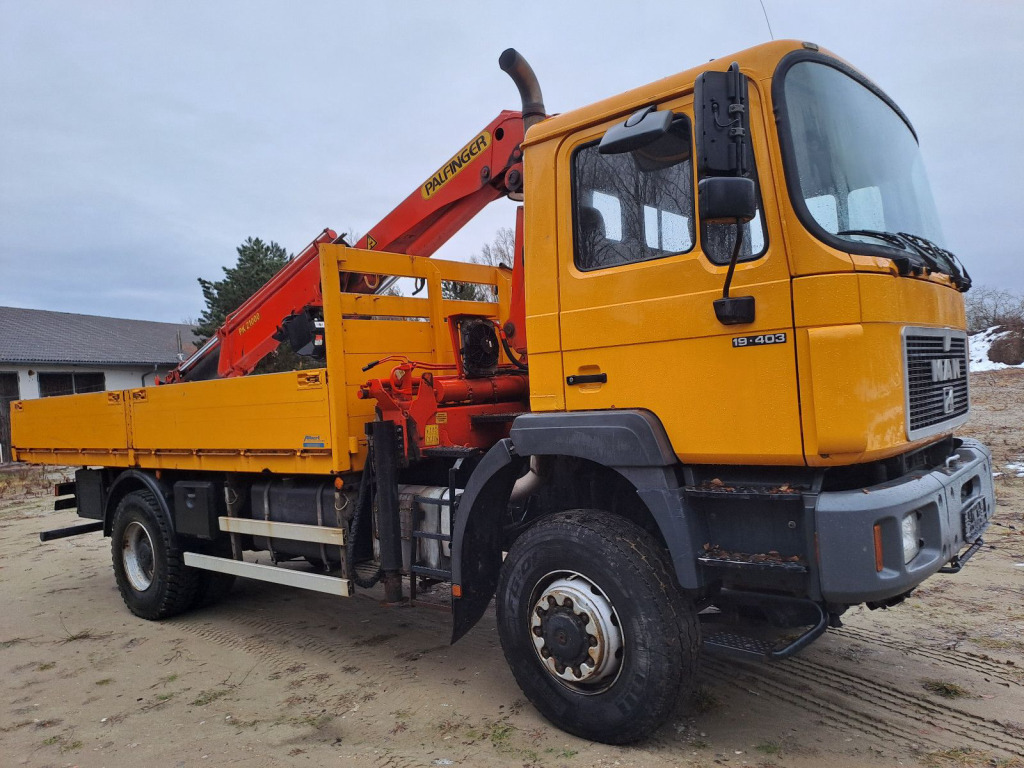 MAN 19.403 Pritsche 4x4 mit Palfingerkran PK 21000 mit Funk - Fernbedienung - شاحنة كرين: صور 3 MAN 19.403 Pritsche 4x4 mit Palfingerkran PK 21000 mit Funk - Fernbedienung - شاحنة كرين: صور 3