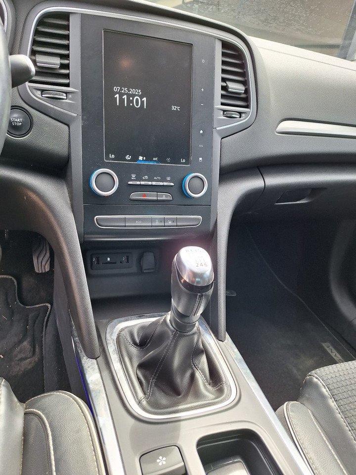 Renault Megane Blue dCi 95, zamjena - سيدان: صور 4 Renault Megane Blue dCi 95, zamjena - سيدان: صور 4