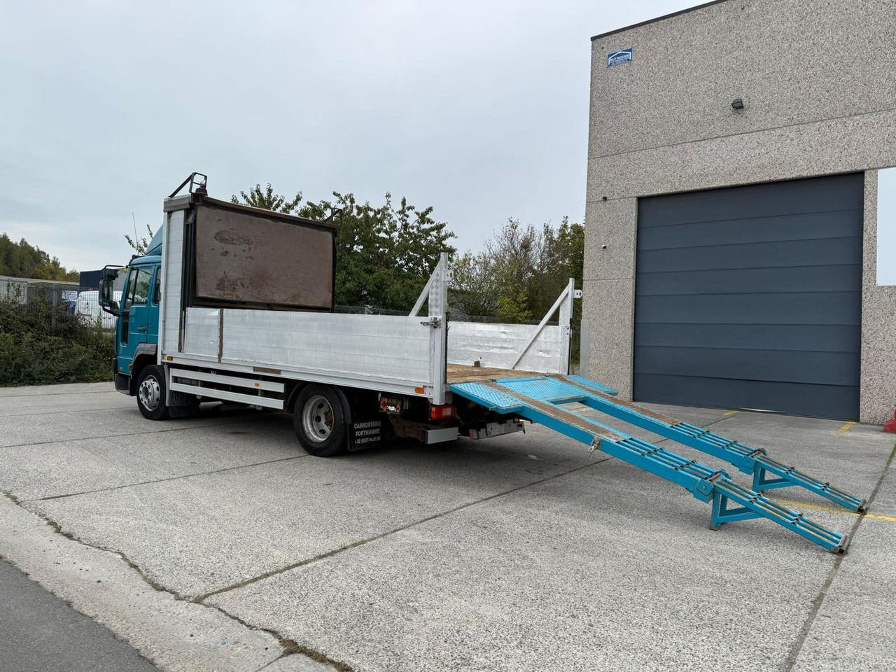 VOLVO FL 12 250, 2004 god. - شاحنة نقل سيارات شاحنة: صور 2 VOLVO FL 12 250, 2004 god. - شاحنة نقل سيارات شاحنة: صور 2