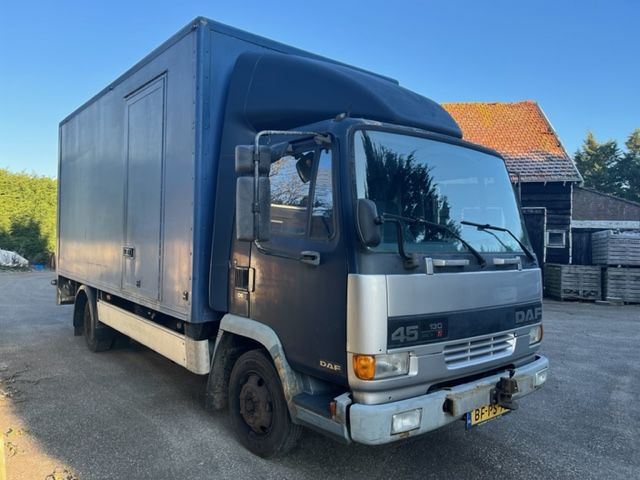 DAF DAF45 130 - بصندوق مغلق شاحنة: صور 3 DAF DAF45 130 - بصندوق مغلق شاحنة: صور 3