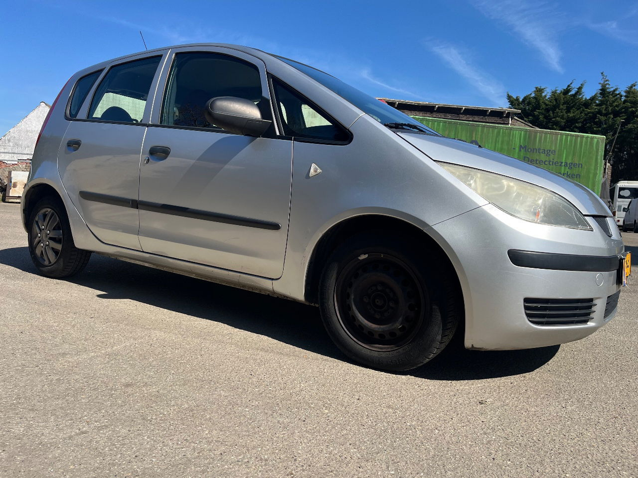 Mitsubishi Colt 1.3 Airco - سيارة: صور 4 Mitsubishi Colt 1.3 Airco - سيارة: صور 4