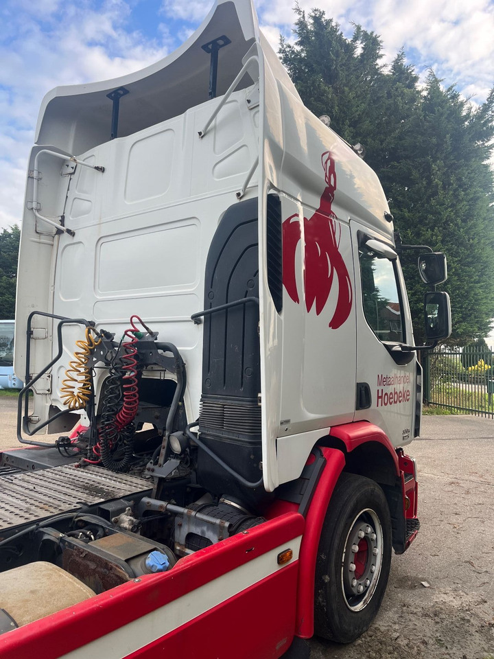 Renault Premium 320 - شاحنة جرار: صور 4 Renault Premium 320 - شاحنة جرار: صور 4