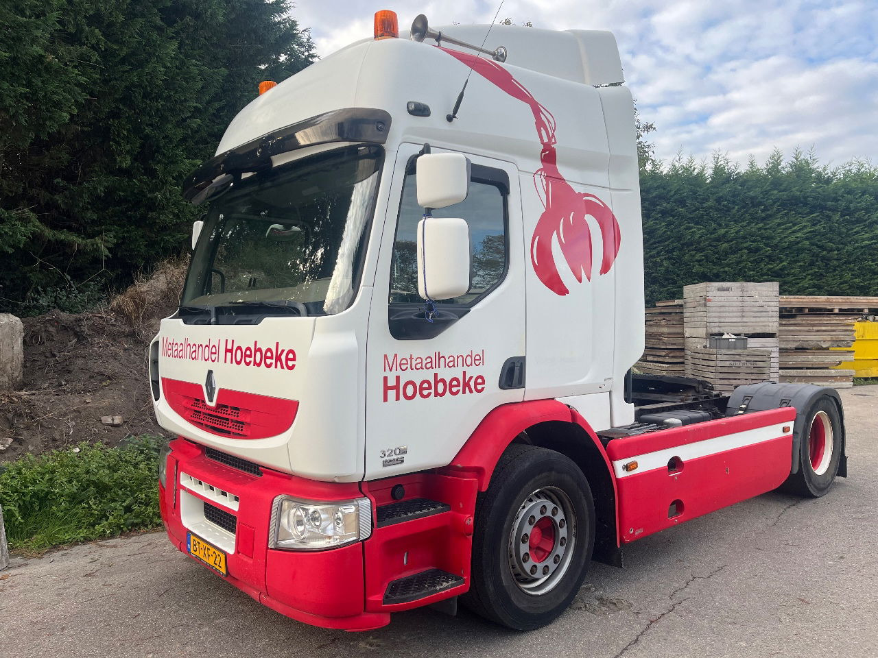 Renault Premium 320 - شاحنة جرار: صور 1 Renault Premium 320 - شاحنة جرار: صور 1