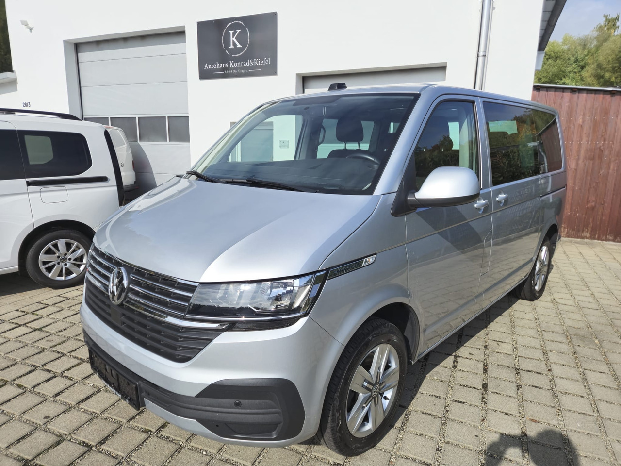 VOLKSWAGEN T6.1 Caravelle 4Motion/Automatik/Kamera/App-Con. - ميكروباص: صور 1 VOLKSWAGEN T6.1 Caravelle 4Motion/Automatik/Kamera/App-Con. - ميكروباص: صور 1