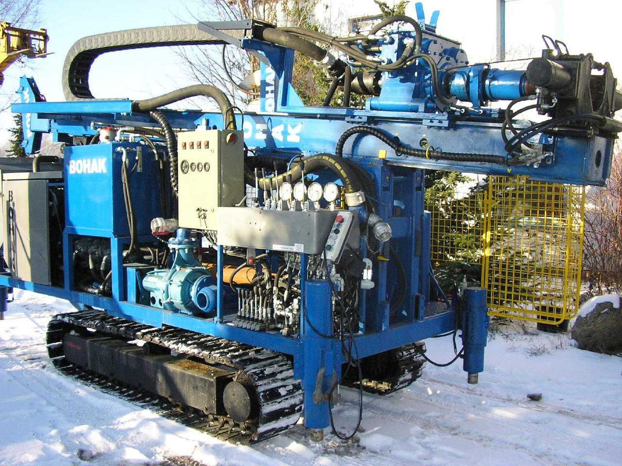 Bohak KL150 Automatik drilling rig with Manipulator -automatic - آلة حفر: صور 1 Bohak KL150 Automatik drilling rig with Manipulator -automatic - آلة حفر: صور 1