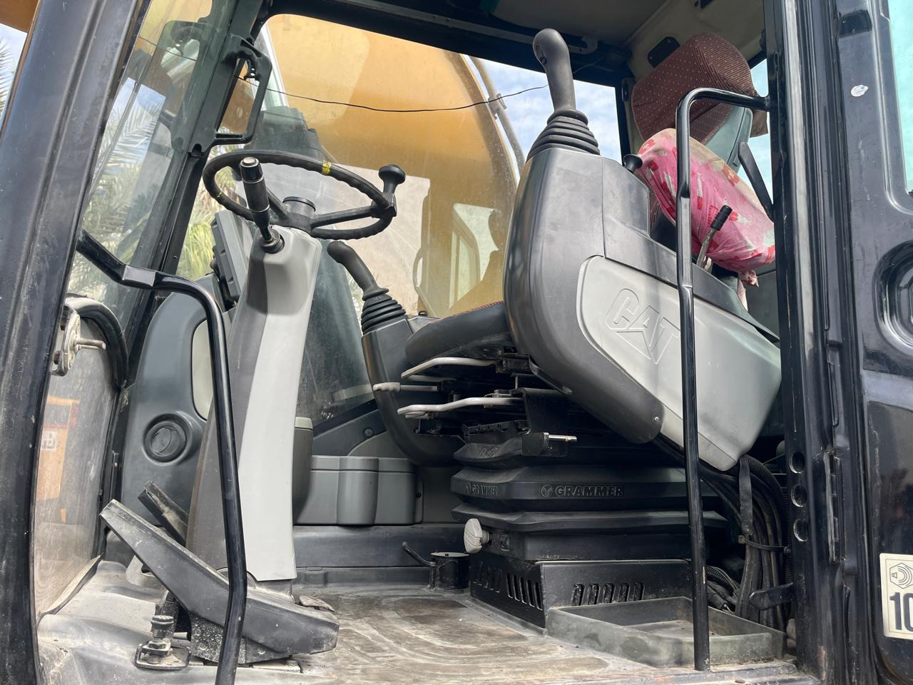 CATERPILLAR M318D - حفارة على عجلات: صور 2 CATERPILLAR M318D - حفارة على عجلات: صور 2