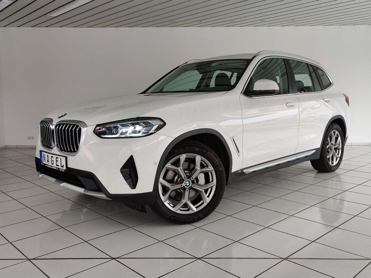 BMW X3 xDrive 30 i Live-Cockpit DAB Leder HiFi Headup - سيارة دفع رباعي: صور 1 BMW X3 xDrive 30 i Live-Cockpit DAB Leder HiFi Headup - سيارة دفع رباعي: صور 1