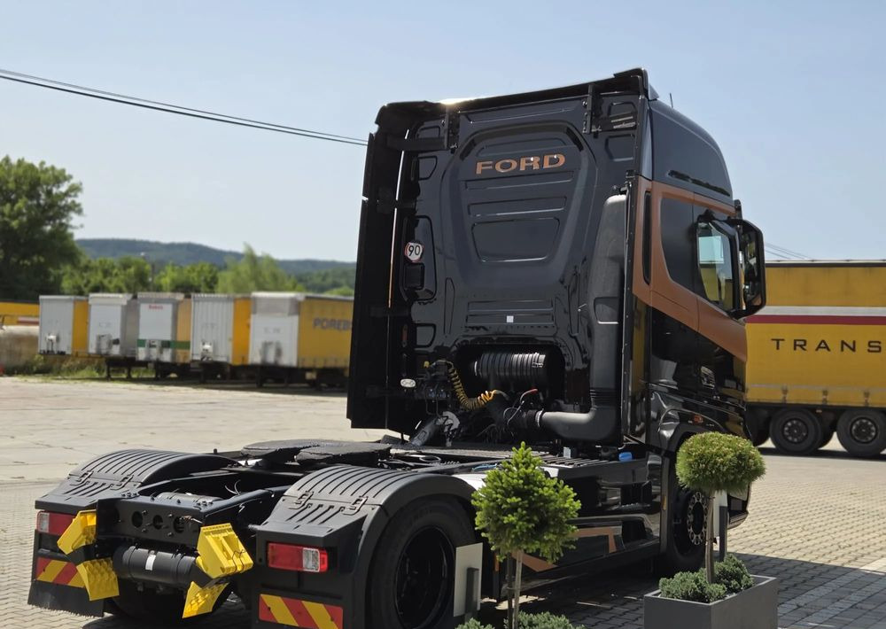 Ford F-MAX - شاحنة جرار: صور 4 Ford F-MAX - شاحنة جرار: صور 4