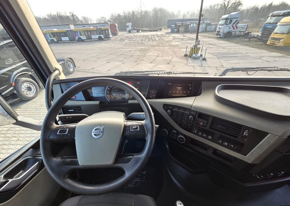 Volvo FH460 EURO6 KLIMA POSTOJOWA - شاحنة جرار: صور 5 Volvo FH460 EURO6 KLIMA POSTOJOWA - شاحنة جرار: صور 5
