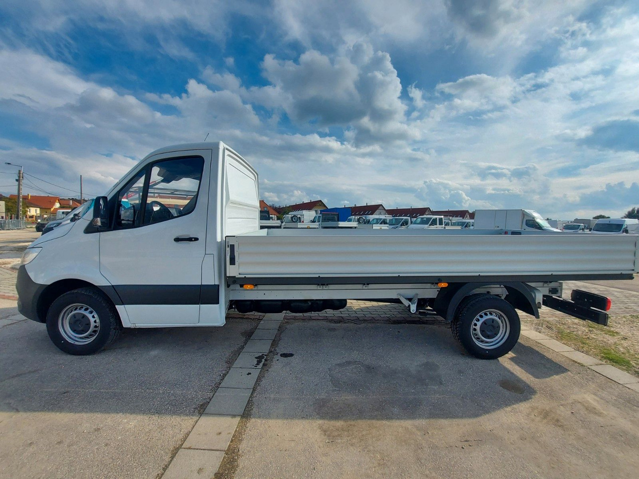 Mercedes-Benz Sprinter 315Pritsche - الشاحنات الصغيرة المسطحة: صور 2 Mercedes-Benz Sprinter 315Pritsche - الشاحنات الصغيرة المسطحة: صور 2