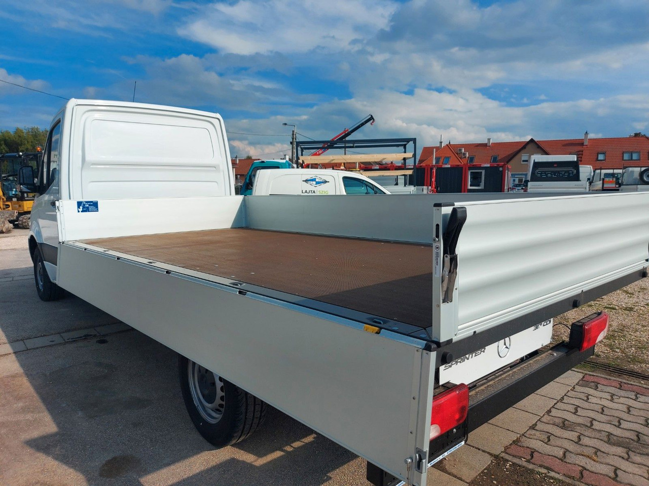 Mercedes-Benz Sprinter 315Pritsche - الشاحنات الصغيرة المسطحة: صور 4 Mercedes-Benz Sprinter 315Pritsche - الشاحنات الصغيرة المسطحة: صور 4