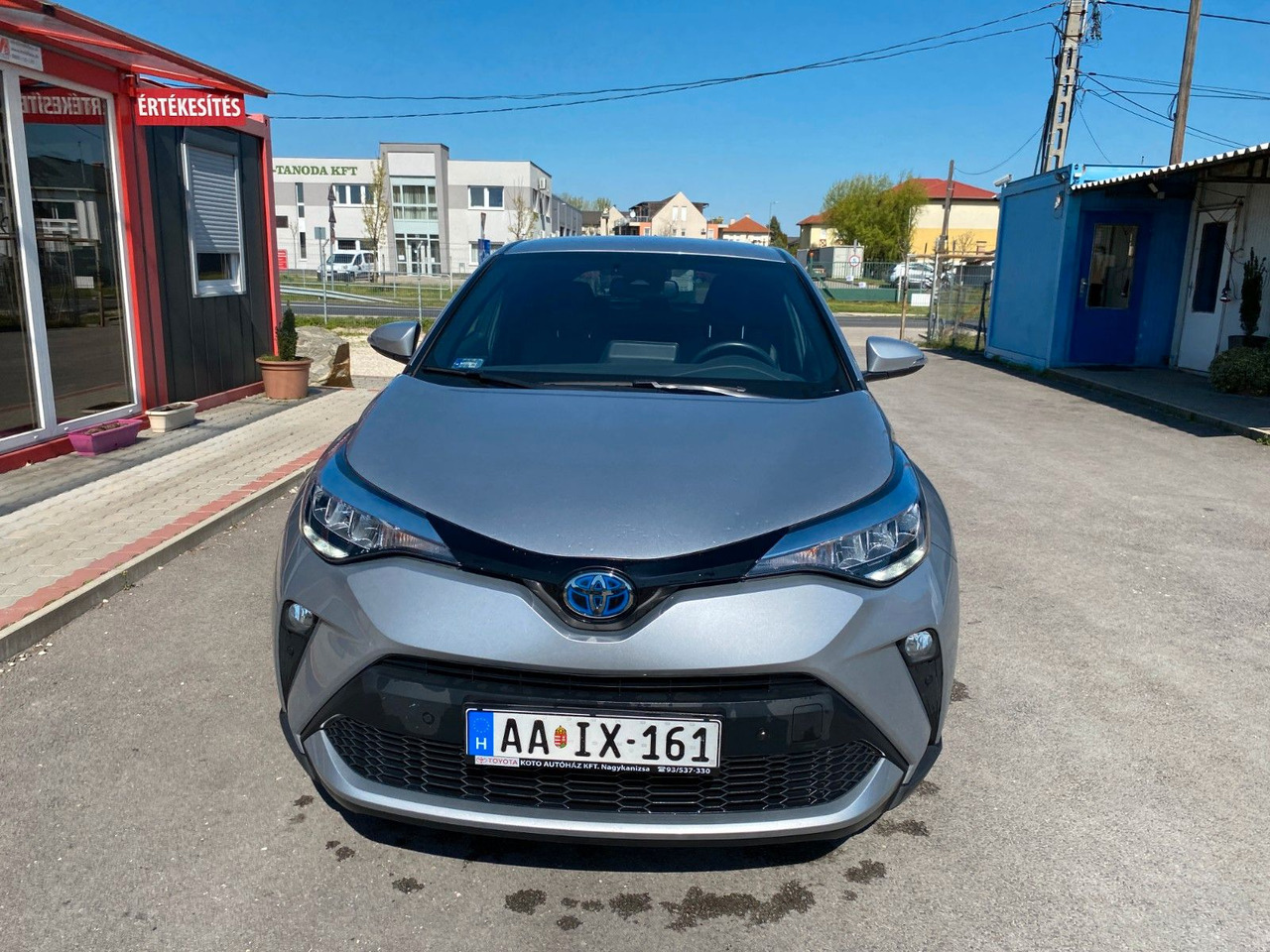 Toyota C-HR 1.8-l-VVTi Hybrid Flow - سيارة دفع رباعي: صور 1 Toyota C-HR 1.8-l-VVTi Hybrid Flow - سيارة دفع رباعي: صور 1