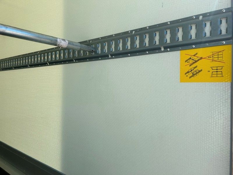 Volkswagen Crafter Koffer - الشاحنات الصغيرة صندوق مغلق: صور 4 Volkswagen Crafter Koffer - الشاحنات الصغيرة صندوق مغلق: صور 4