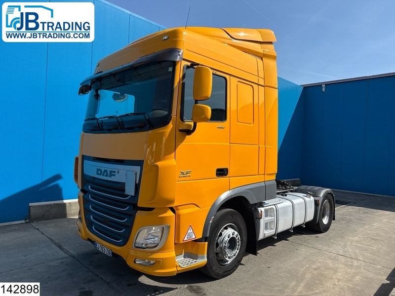 DAF XF 460 EURO 6, PTO - شاحنة جرار: صور 1 DAF XF 460 EURO 6, PTO - شاحنة جرار: صور 1
