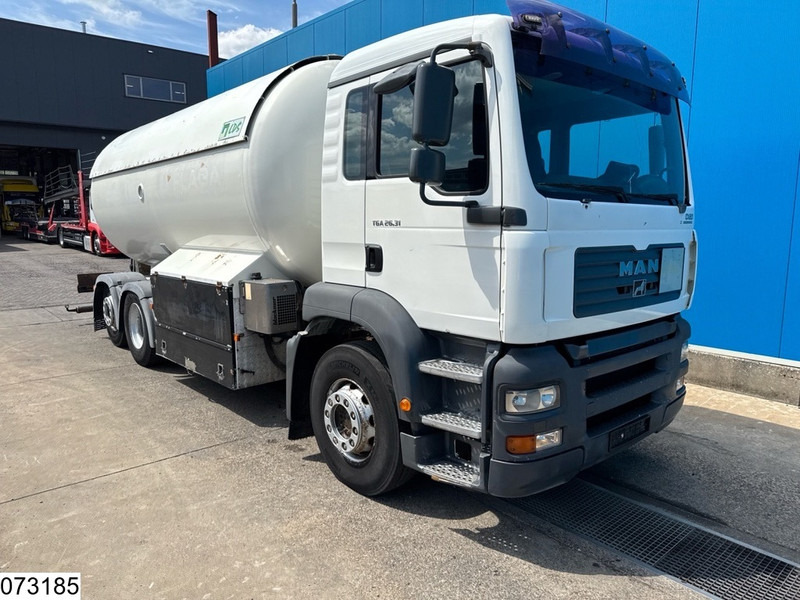 MAN TGA 26 310 6X2, 22070 Liter, PTO - شاحنة صهريج: صور 3 MAN TGA 26 310 6X2, 22070 Liter, PTO - شاحنة صهريج: صور 3