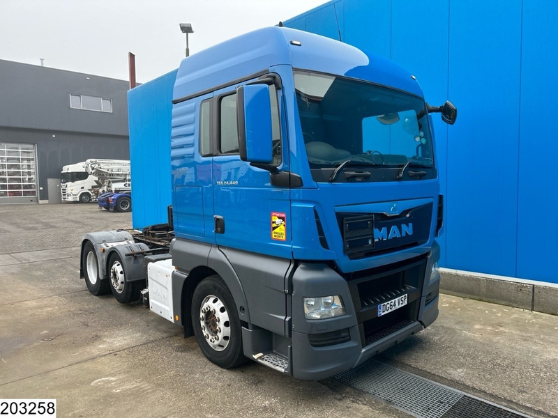 MAN TGX 24 440 6x2, EURO 5, RHD, ADR, PTO - شاحنة جرار: صور 4 MAN TGX 24 440 6x2, EURO 5, RHD, ADR, PTO - شاحنة جرار: صور 4