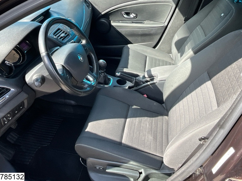 Renault ? Megane 1.5 Price includes VAT - سيارة: صور 3 Renault ? Megane 1.5 Price includes VAT - سيارة: صور 3