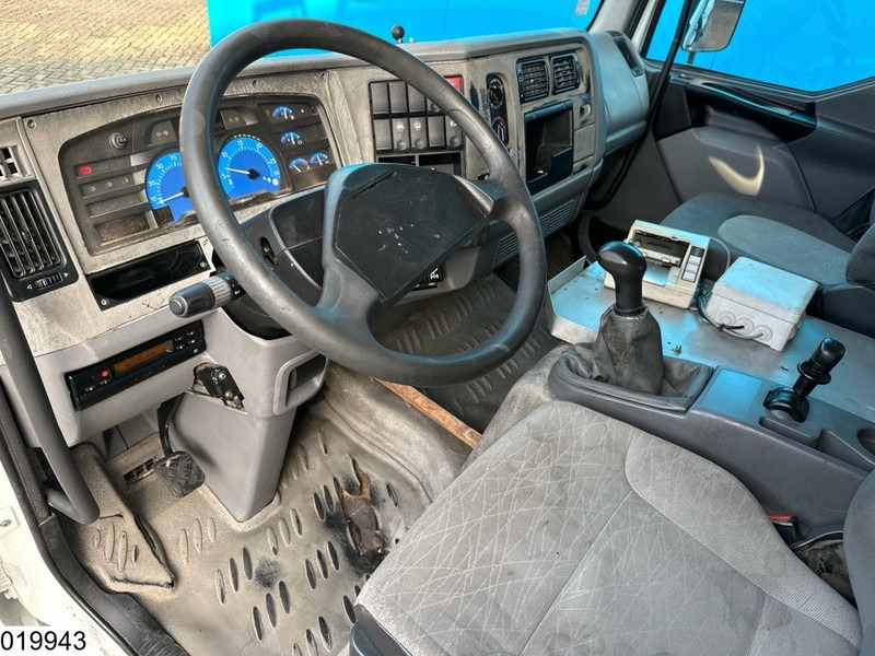 Renault Midlum 180 Euro 3, Manual, Fuel, 6180 Liters, 1 Comp - شاحنة صهريج: صور 5 Renault Midlum 180 Euro 3, Manual, Fuel, 6180 Liters, 1 Comp - شاحنة صهريج: صور 5