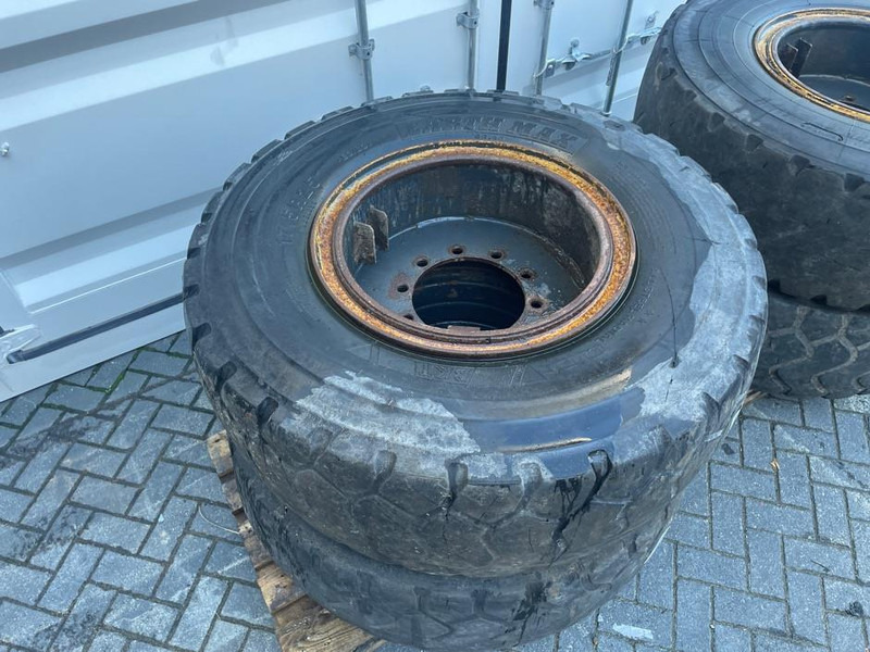 Ahlmann AZ14-BKT 17.5R25-Tire/Reifen/Band - الإطارات والجنوط - آلات البناء: صور 2 Ahlmann AZ14-BKT 17.5R25-Tire/Reifen/Band - الإطارات والجنوط - آلات البناء: صور 2