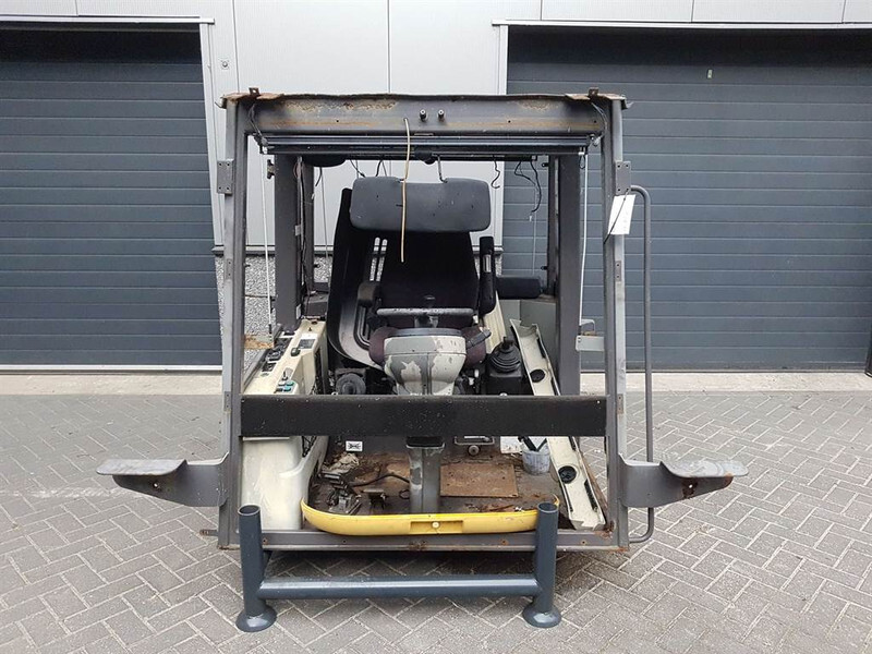 Ahlmann AZ210E-23103106-Cabin/Kabine/Cabine - الكابينة والداخلية - آلات البناء: صور 1 Ahlmann AZ210E-23103106-Cabin/Kabine/Cabine - الكابينة والداخلية - آلات البناء: صور 1
