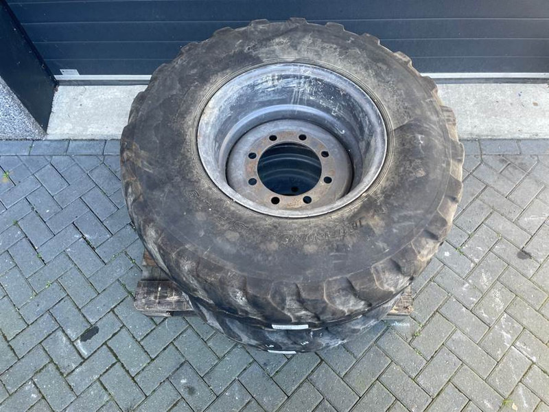 Ahlmann AZ85-Dunlop 405/70R20 (16/70R20)-Tire/Reifen/Band - الإطارات والجنوط - آلات البناء: صور 4 Ahlmann AZ85-Dunlop 405/70R20 (16/70R20)-Tire/Reifen/Band - الإطارات والجنوط - آلات البناء: صور 4