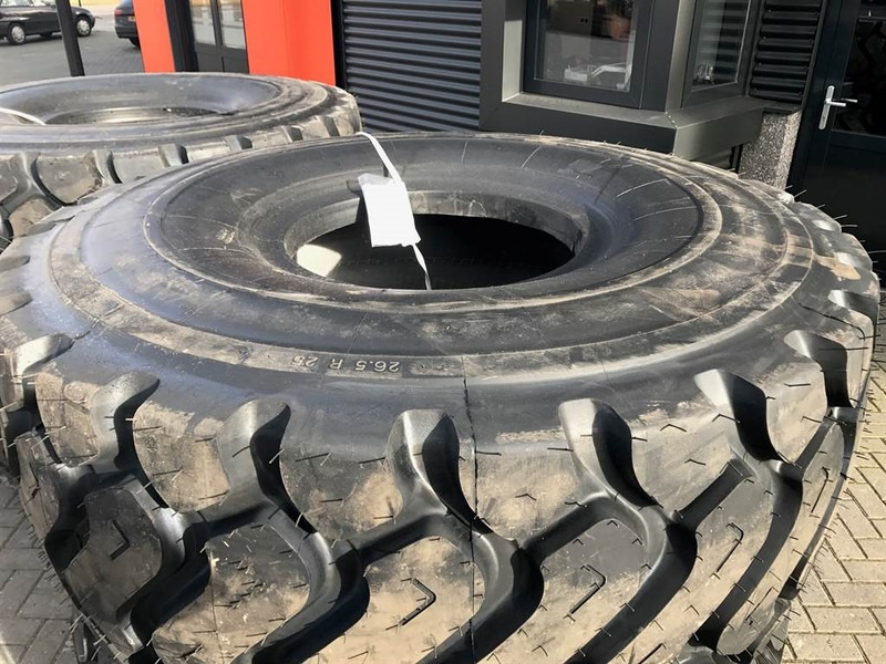 Banden/Reifen/Tires 26.5R25 XHA - Tyre/Reifen/Band - الإطارات والجنوط - آلات البناء: صور 4 Banden/Reifen/Tires 26.5R25 XHA - Tyre/Reifen/Band - الإطارات والجنوط - آلات البناء: صور 4