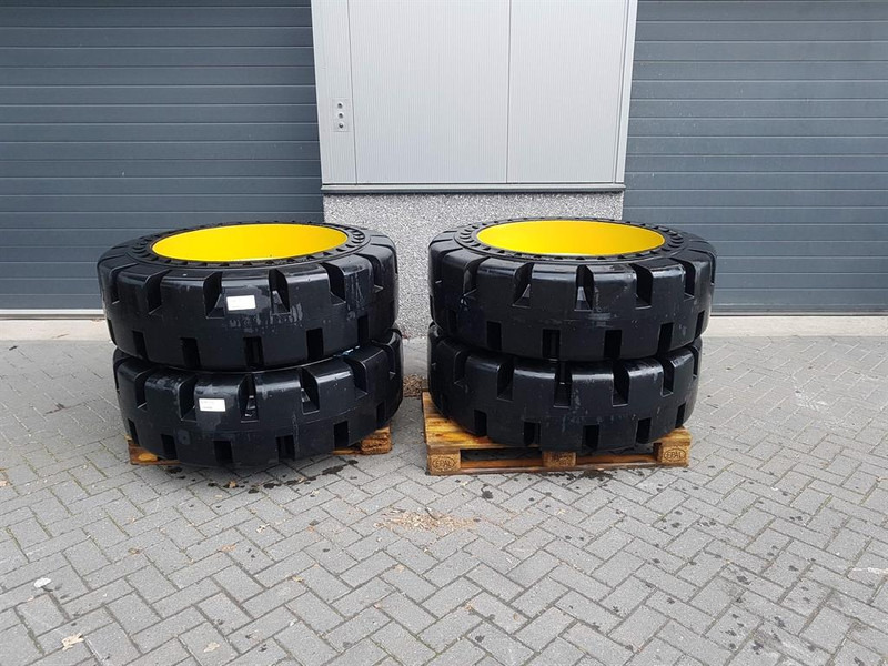 Cat 910/914 - 447-1131 - Tyre/Reifen/Band - الإطارات والجنوط - آلات البناء: صور 1 Cat 910/914 - 447-1131 - Tyre/Reifen/Band - الإطارات والجنوط - آلات البناء: صور 1