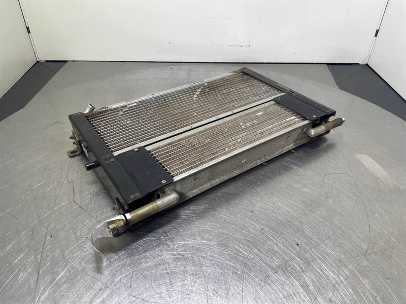 Cat 924G-239-6770-Cooler/Kühler/Koeler - المحرك - آلات البناء: صور 3 Cat 924G-239-6770-Cooler/Kühler/Koeler - المحرك - آلات البناء: صور 3