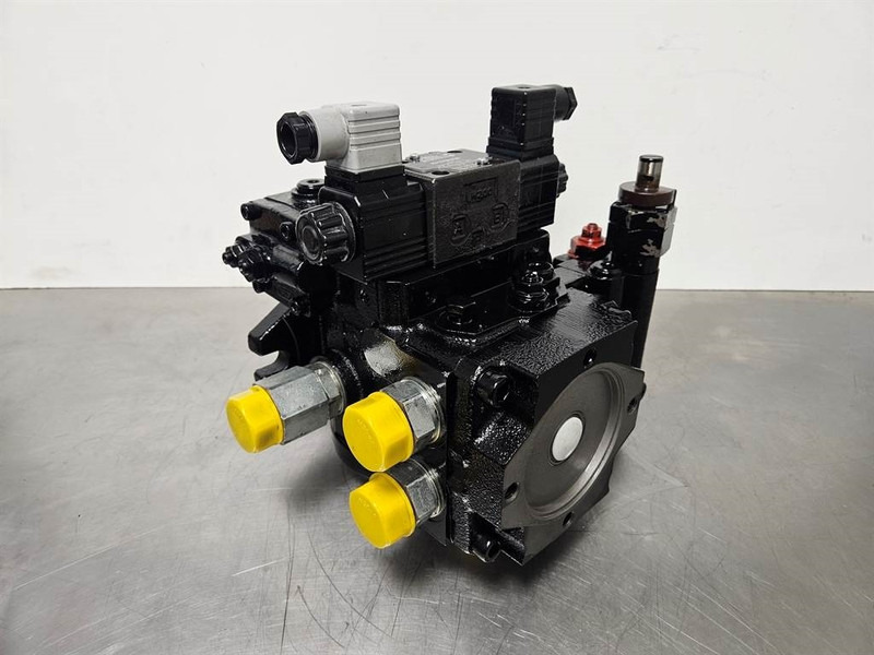 Giant 451T-Bondioli& Pavesi M4PV28-28-Drive pump/Rijpomp - علم السوائل المتحركة - آلات البناء: صور 5 Giant 451T-Bondioli& Pavesi M4PV28-28-Drive pump/Rijpomp - علم السوائل المتحركة - آلات البناء: صور 5