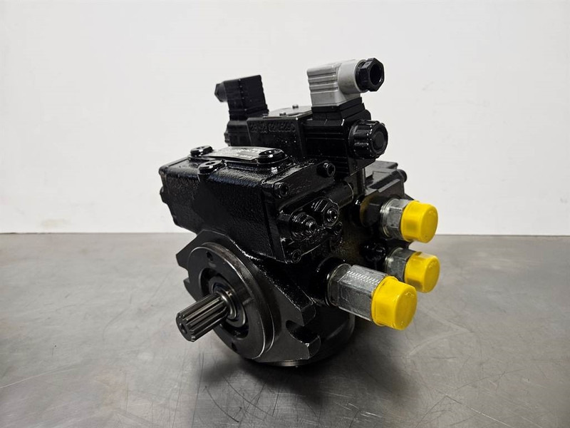 Giant 451T-Bondioli& Pavesi M4PV28-28-Drive pump/Rijpomp - علم السوائل المتحركة - آلات البناء: صور 3 Giant 451T-Bondioli& Pavesi M4PV28-28-Drive pump/Rijpomp - علم السوائل المتحركة - آلات البناء: صور 3