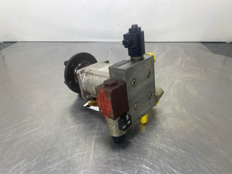 Hyundai HL757-7A-11LD-30700 / VAD0511111-Fan motor - علم السوائل المتحركة - آلات البناء: صور 2 Hyundai HL757-7A-11LD-30700 / VAD0511111-Fan motor - علم السوائل المتحركة - آلات البناء: صور 2