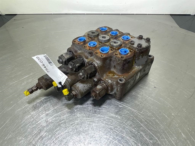 Hyundai HL757-7A-31LD-00030-WA28D7D7F1-57-Valve/Ventile - علم السوائل المتحركة - آلات البناء: صور 1 Hyundai HL757-7A-31LD-00030-WA28D7D7F1-57-Valve/Ventile - علم السوائل المتحركة - آلات البناء: صور 1