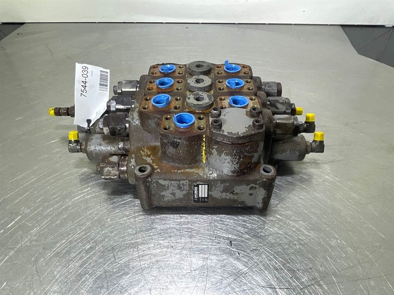 Hyundai HL757-7A-31LD-00030-WA28D7D7F1-57-Valve/Ventile - علم السوائل المتحركة - آلات البناء: صور 4 Hyundai HL757-7A-31LD-00030-WA28D7D7F1-57-Valve/Ventile - علم السوائل المتحركة - آلات البناء: صور 4