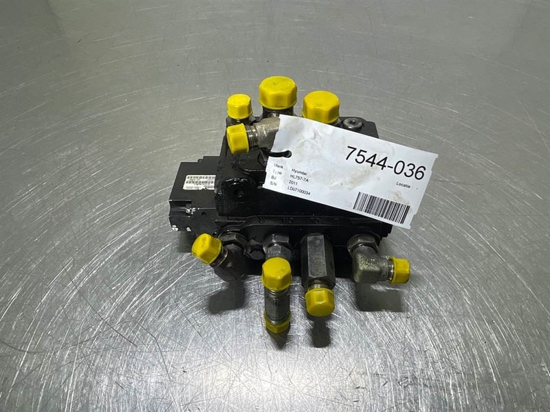 Hyundai HL757-7A-31LD-30020 / EHPS80/ 8-0-Steeringvalve - علم السوائل المتحركة - آلات البناء: صور 2 Hyundai HL757-7A-31LD-30020 / EHPS80/ 8-0-Steeringvalve - علم السوائل المتحركة - آلات البناء: صور 2