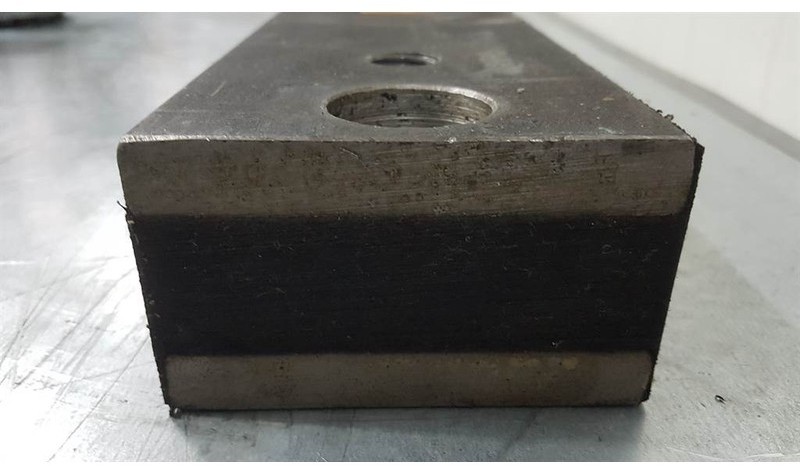 KTR DSM250M - Vibration damper/Vibrationsdämpfer - المحرك و قطع الغيار - آلات البناء: صور 2 KTR DSM250M - Vibration damper/Vibrationsdämpfer - المحرك و قطع الغيار - آلات البناء: صور 2