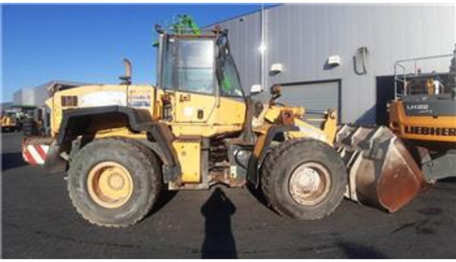 Komatsu WA 320 - 5H (For parts) - اللودر بعجل: صور 1 Komatsu WA 320 - 5H (For parts) - اللودر بعجل: صور 1