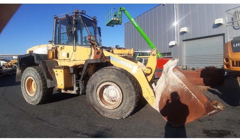 Komatsu WA 320 - 5H (For parts) - اللودر بعجل: صور 2 Komatsu WA 320 - 5H (For parts) - اللودر بعجل: صور 2