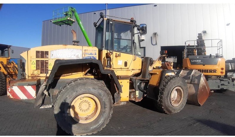 Komatsu WA 320 - 5H (For parts) - اللودر بعجل: صور 3 Komatsu WA 320 - 5H (For parts) - اللودر بعجل: صور 3