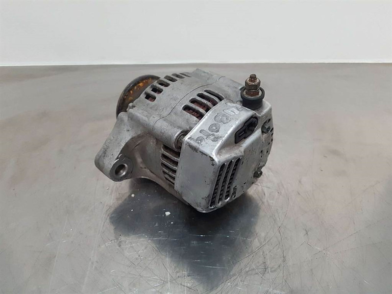 Kubota 12V 30A - Alternator/Lichtmaschine/Dynamo - المحرك - آلات البناء: صور 4 Kubota 12V 30A - Alternator/Lichtmaschine/Dynamo - المحرك - آلات البناء: صور 4