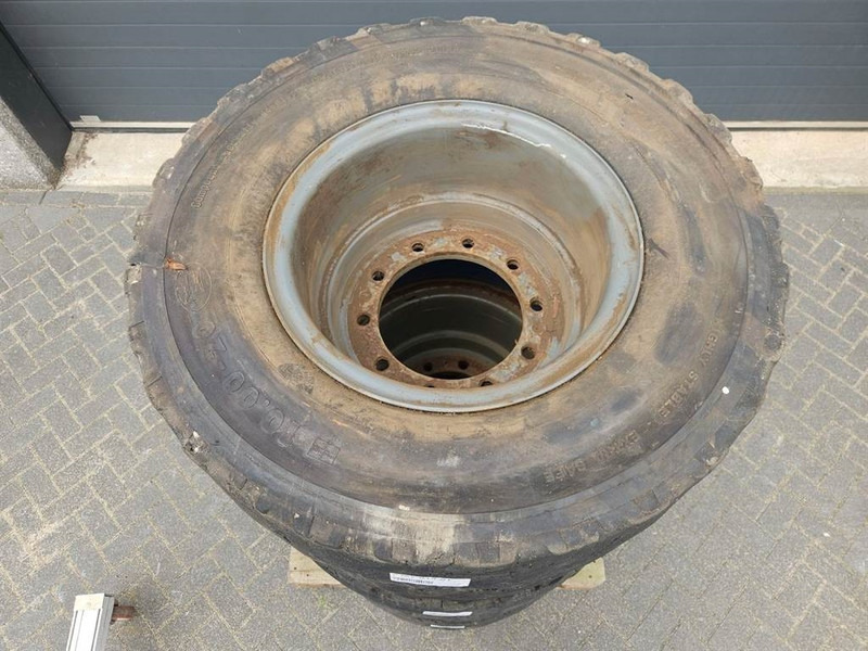 Liebherr 10.00-20 - Tire/Reifen/Band - الإطارات والجنوط - آلات البناء: صور 4 Liebherr 10.00-20 - Tire/Reifen/Band - الإطارات والجنوط - آلات البناء: صور 4