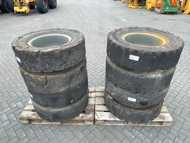 Liebherr 10.00-20 - Tire/Reifen/Band - الإطارات والجنوط - آلات البناء: صور 1 Liebherr 10.00-20 - Tire/Reifen/Band - الإطارات والجنوط - آلات البناء: صور 1