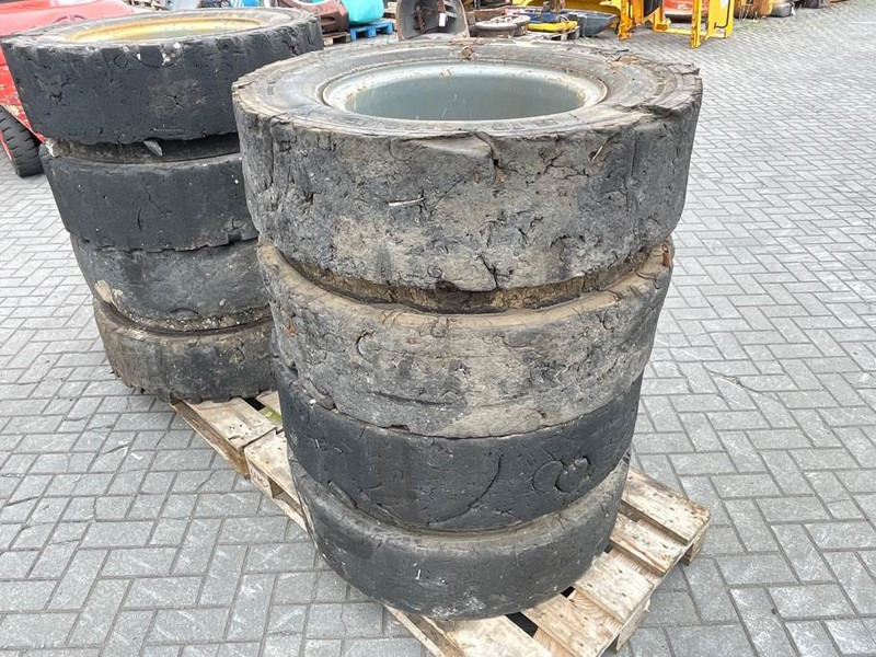 Liebherr 10.00-20 - Tire/Reifen/Band - الإطارات والجنوط - آلات البناء: صور 3 Liebherr 10.00-20 - Tire/Reifen/Band - الإطارات والجنوط - آلات البناء: صور 3