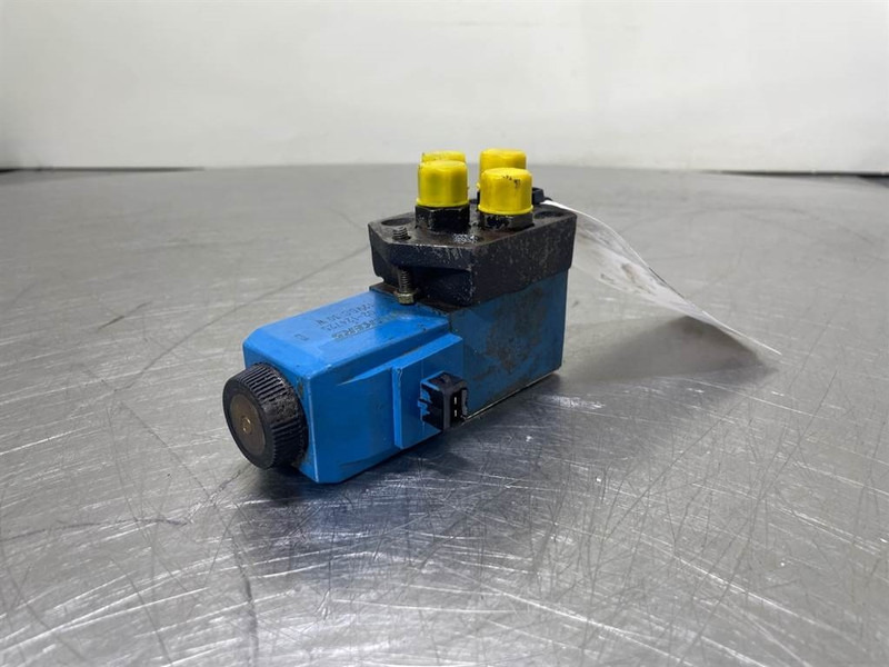 Liebherr 5716155 - علم السوائل المتحركة - آلات البناء: صور 1 Liebherr 5716155 - علم السوائل المتحركة - آلات البناء: صور 1