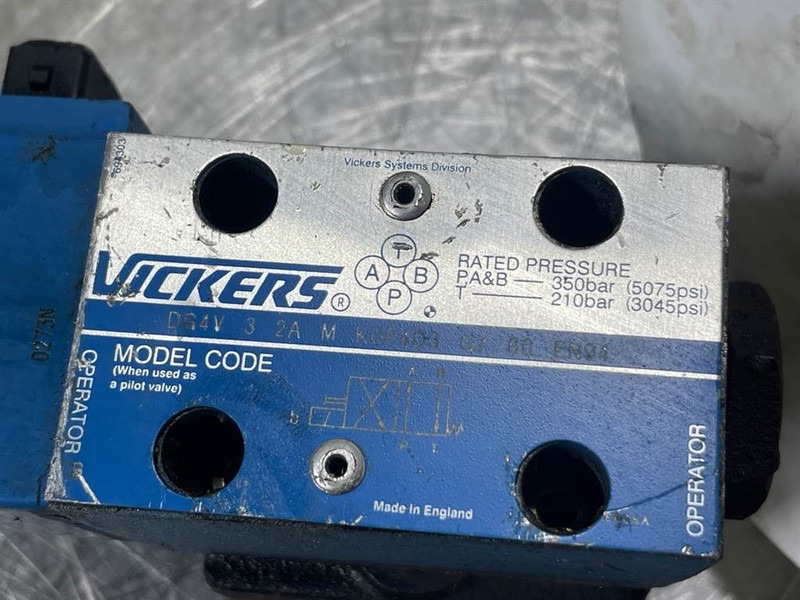 Liebherr 5716155 - علم السوائل المتحركة - آلات البناء: صور 4 Liebherr 5716155 - علم السوائل المتحركة - آلات البناء: صور 4