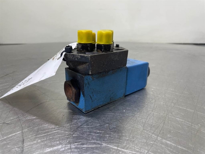 Liebherr 5716155 - علم السوائل المتحركة - آلات البناء: صور 2 Liebherr 5716155 - علم السوائل المتحركة - آلات البناء: صور 2