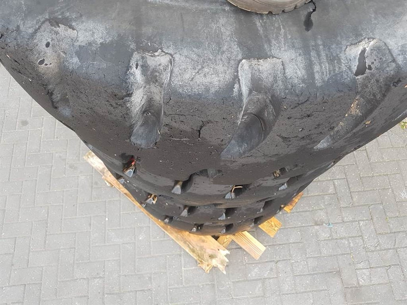 Liebherr L514 Stereo-Goodyear 17.5R25-Tire/Reifen/Band - الإطارات - آلات البناء: صور 5 Liebherr L514 Stereo-Goodyear 17.5R25-Tire/Reifen/Band - الإطارات - آلات البناء: صور 5