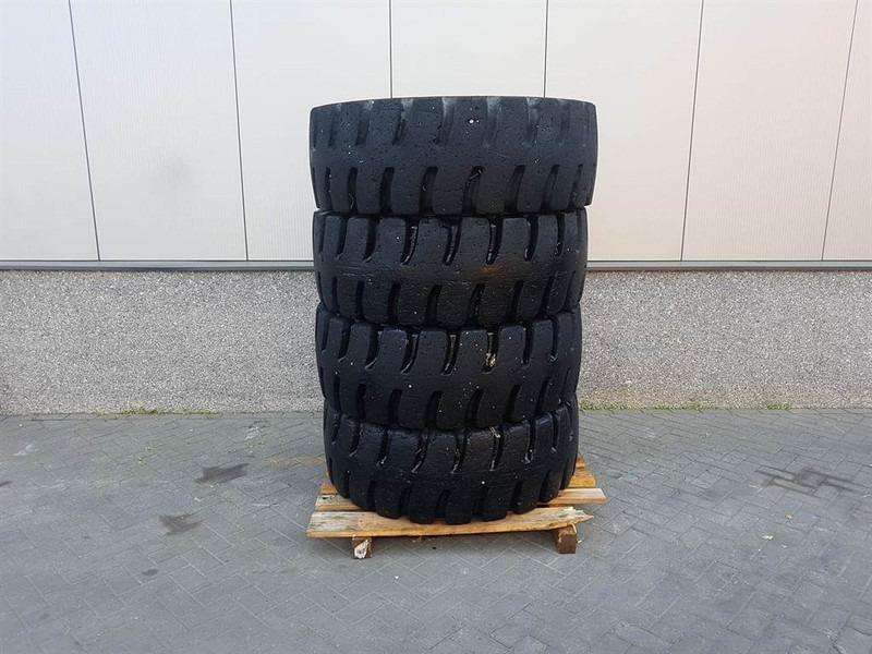 Liebherr L514 Stereo-Goodyear 17.5R25-Tire/Reifen/Band - الإطارات - آلات البناء: صور 1 Liebherr L514 Stereo-Goodyear 17.5R25-Tire/Reifen/Band - الإطارات - آلات البناء: صور 1