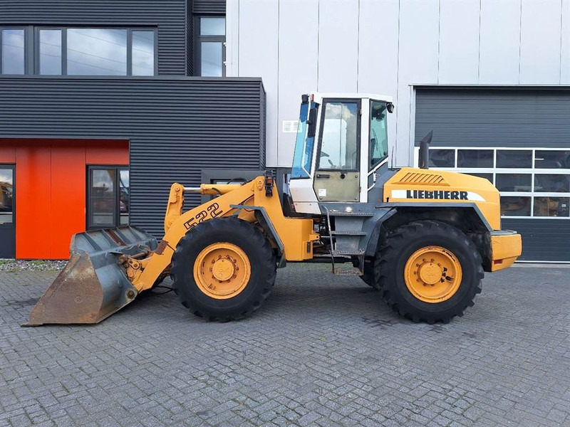Liebherr L522 - اللودر بعجل: صور 1 Liebherr L522 - اللودر بعجل: صور 1