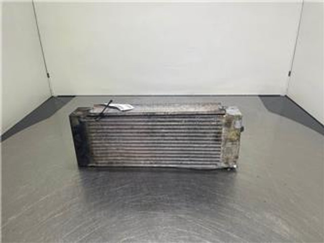 Manitou MT523 - Cooler/Kühler/Koeler - المحرك - آلات البناء: صور 1 Manitou MT523 - Cooler/Kühler/Koeler - المحرك - آلات البناء: صور 1